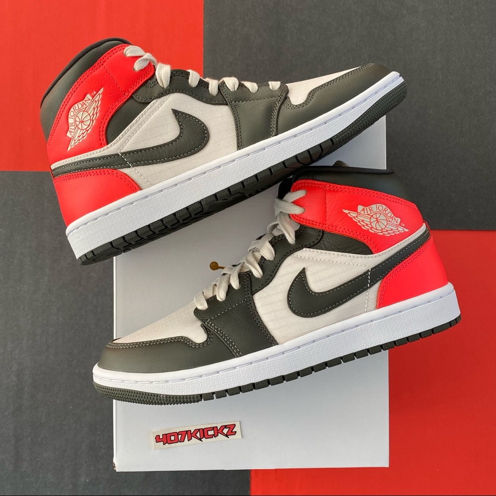 Women’s Air Jordan 1 👟 - Picture 6 of 10